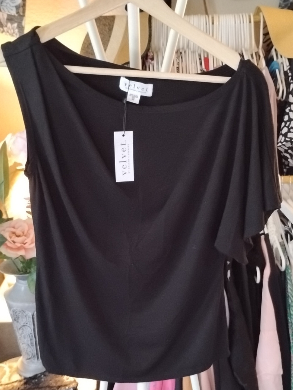 NEW Black One-Shoulder Draped Sleeve Top - Picture 5 of 8